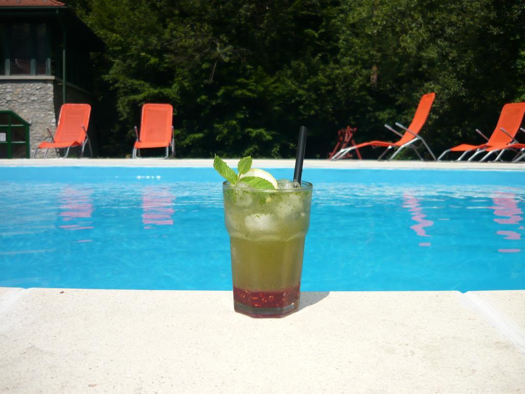 Ezuestfenyo Hotel Telkibánya 外观 照片