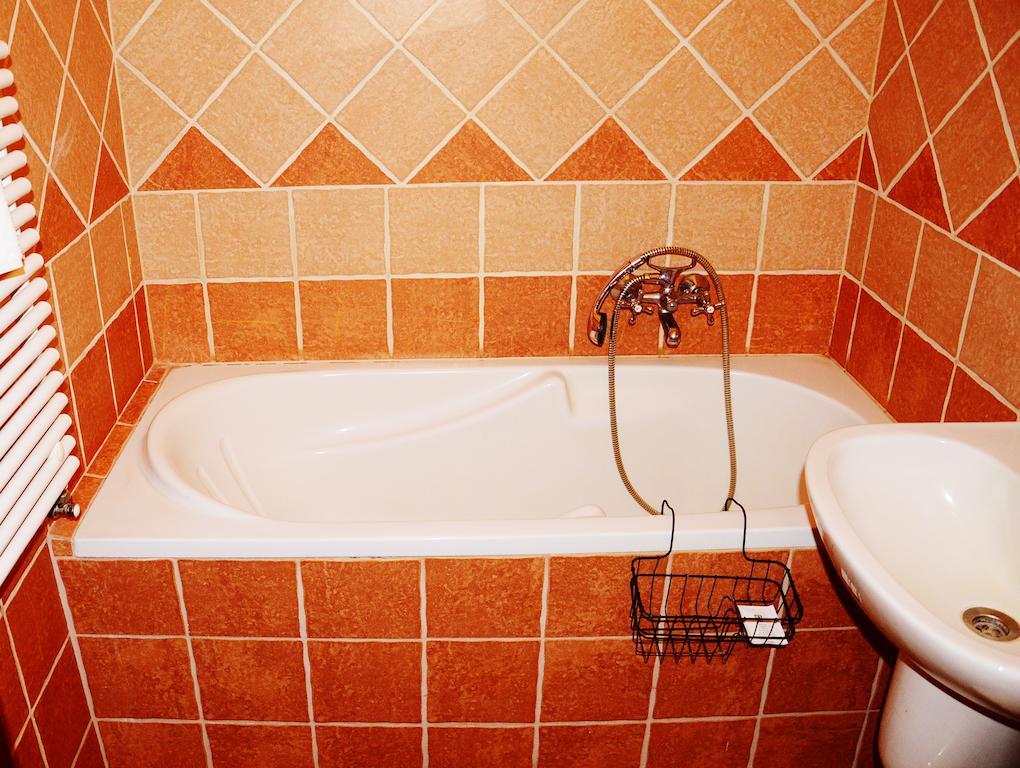 Ezuestfenyo Hotel Telkibánya 外观 照片