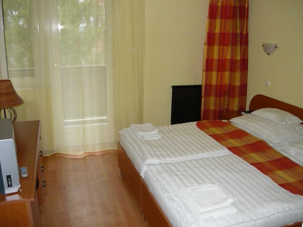 Ezuestfenyo Hotel Telkibánya 客房 照片