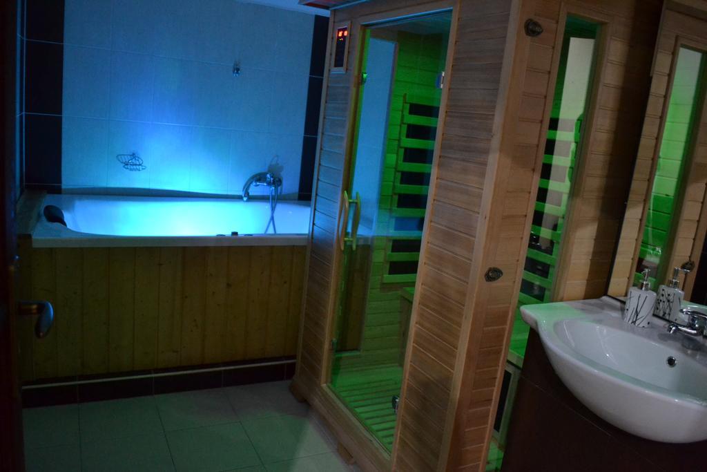 Ezuestfenyo Hotel Telkibánya 外观 照片