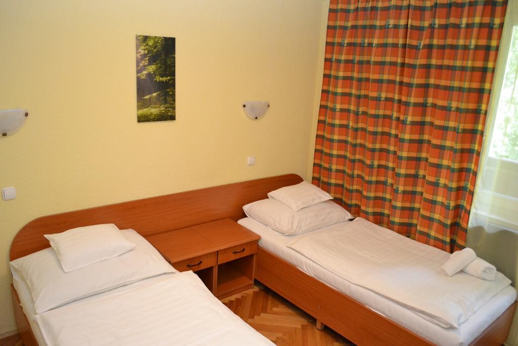Ezuestfenyo Hotel Telkibánya 外观 照片