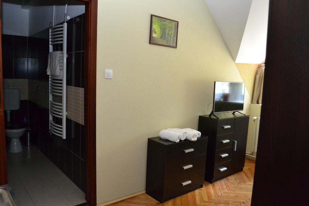 Ezuestfenyo Hotel Telkibánya 外观 照片