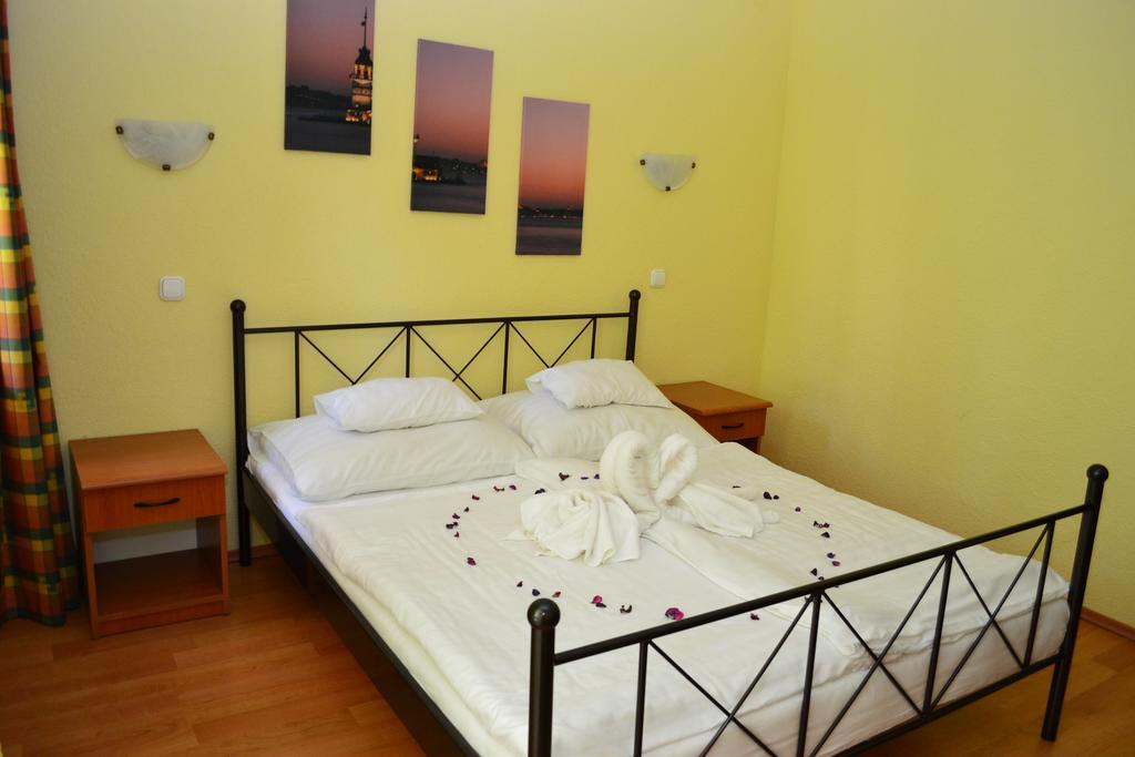 Ezuestfenyo Hotel Telkibánya 外观 照片