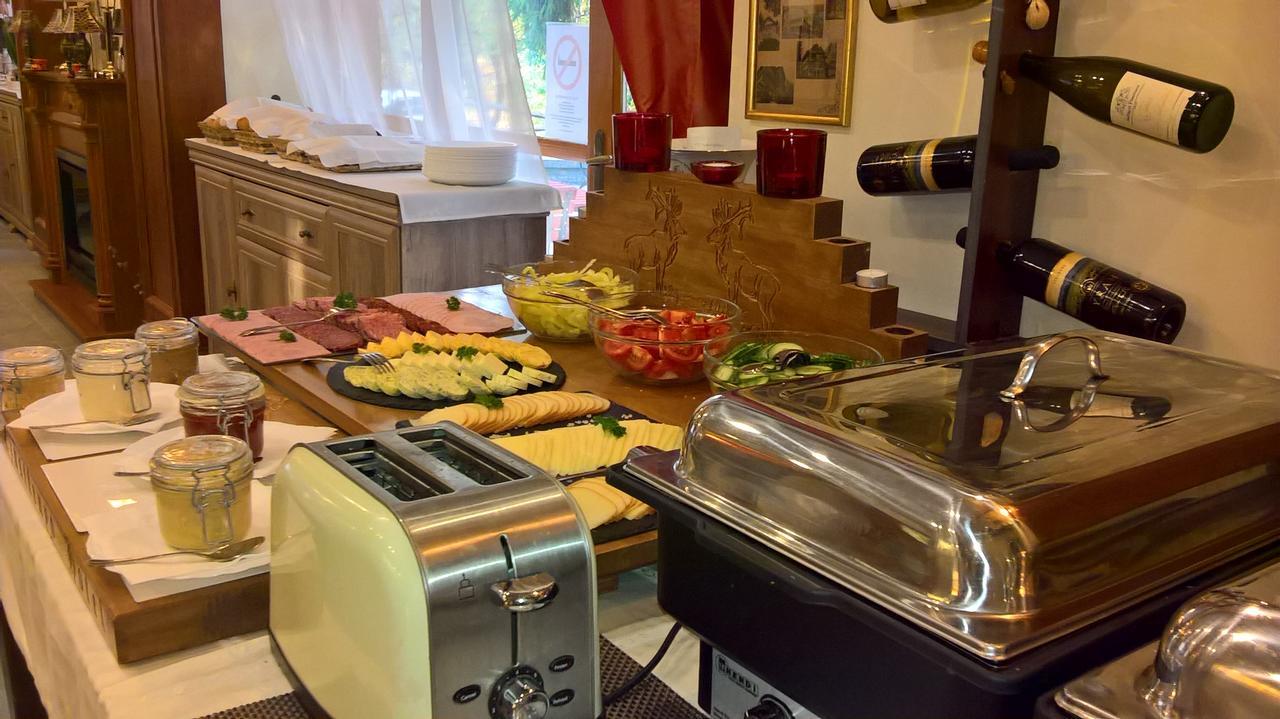 Ezuestfenyo Hotel Telkibánya 外观 照片