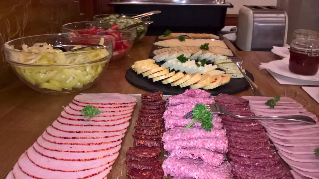 Ezuestfenyo Hotel Telkibánya 外观 照片