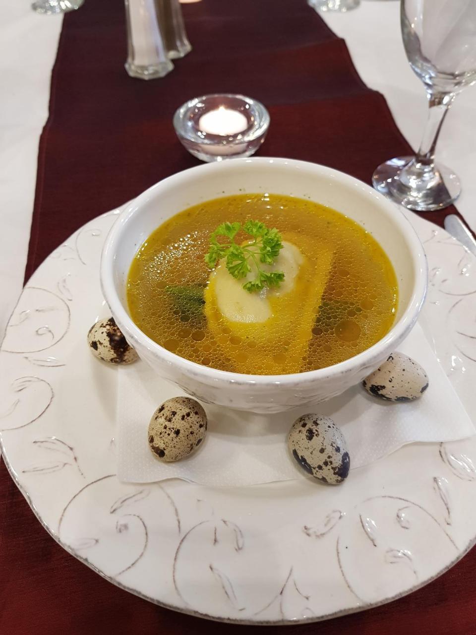 Ezuestfenyo Hotel Telkibánya 外观 照片