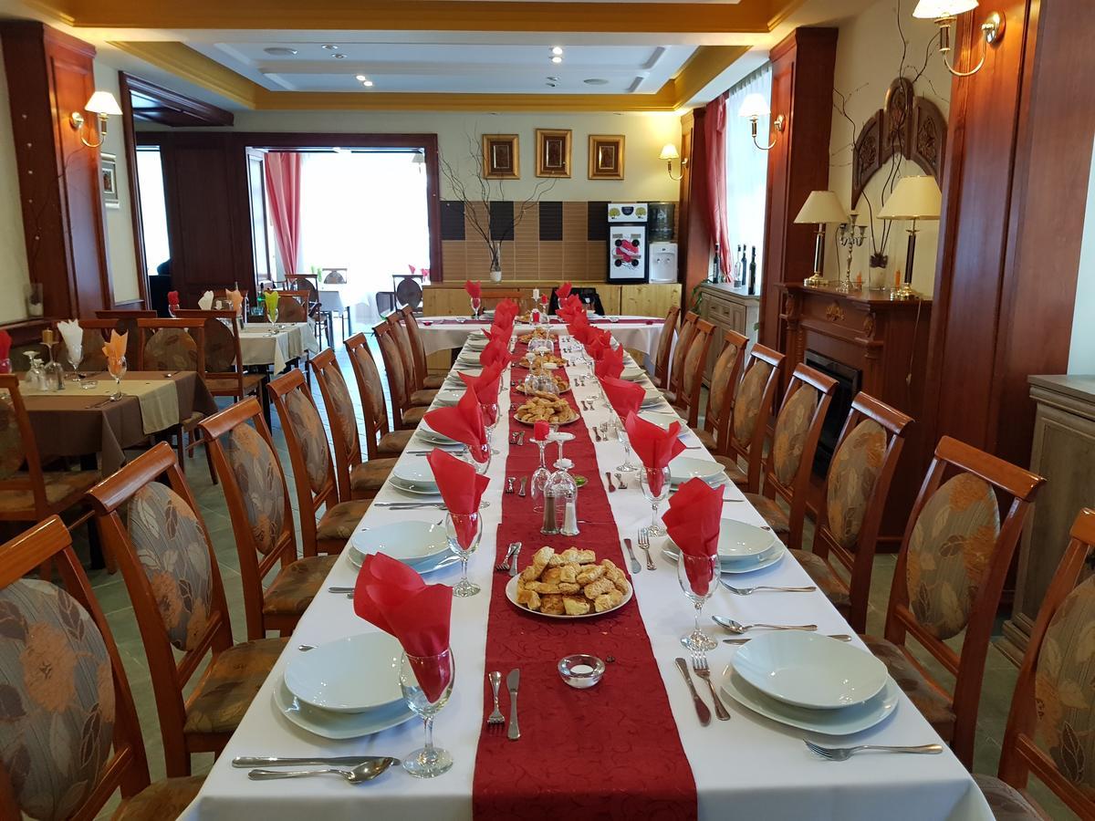 Ezuestfenyo Hotel Telkibánya 外观 照片